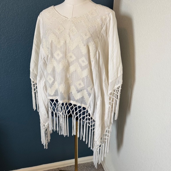 Lilka Tops - Boho Coachella Festival Lilka Anthropologie Poncho Top Small Cream